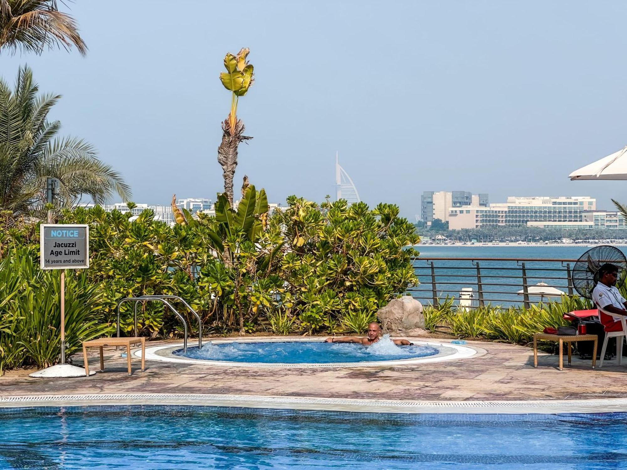 Modern Beachfront 1Br Apartment - Tiara Residence 迪拜 外观 照片